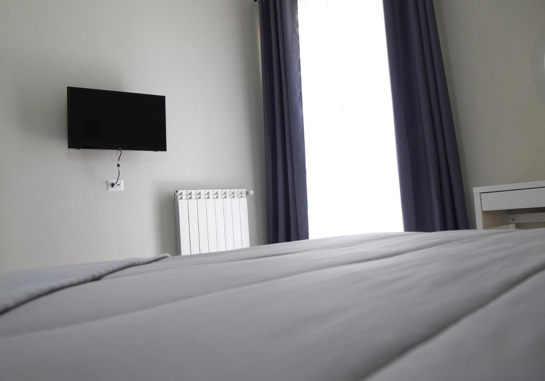 Grey Apartment Caiazzo Exteriér fotografie