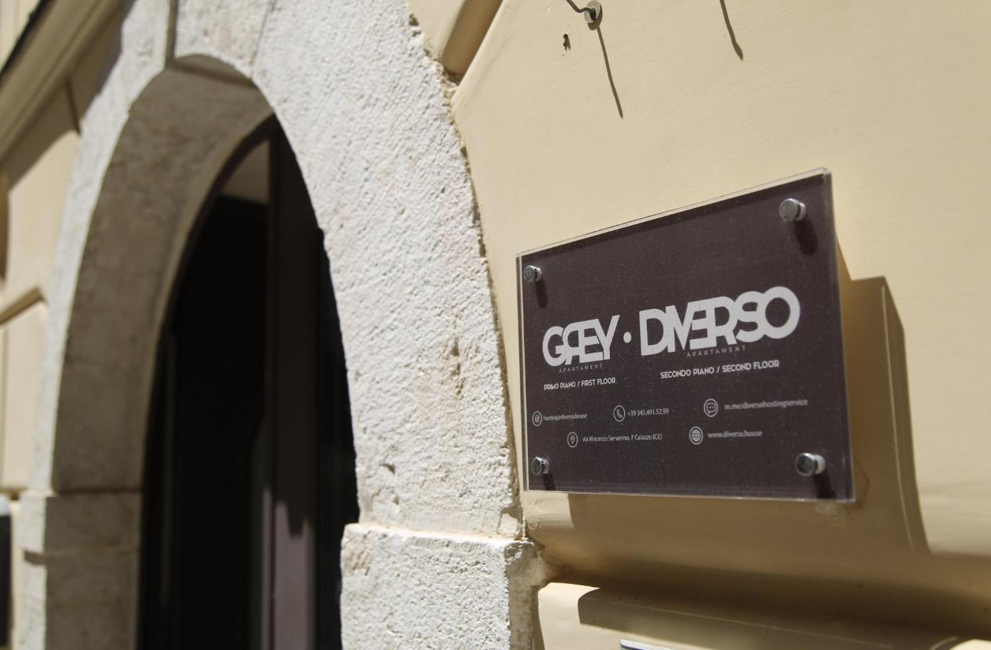 Grey Apartment Caiazzo Exteriér fotografie